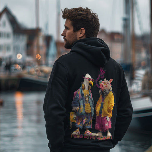 Zip-Hoodie whistling Pig in Schwarz mit Möwe, Schwein, Sonnenbrillen und Kopfhörern als Rückenprint am Model