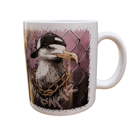Weiße Keramiktasse Hip-Hop-Gull mit Möwe in schräger Kappe und markanter Kette – Produktansicht