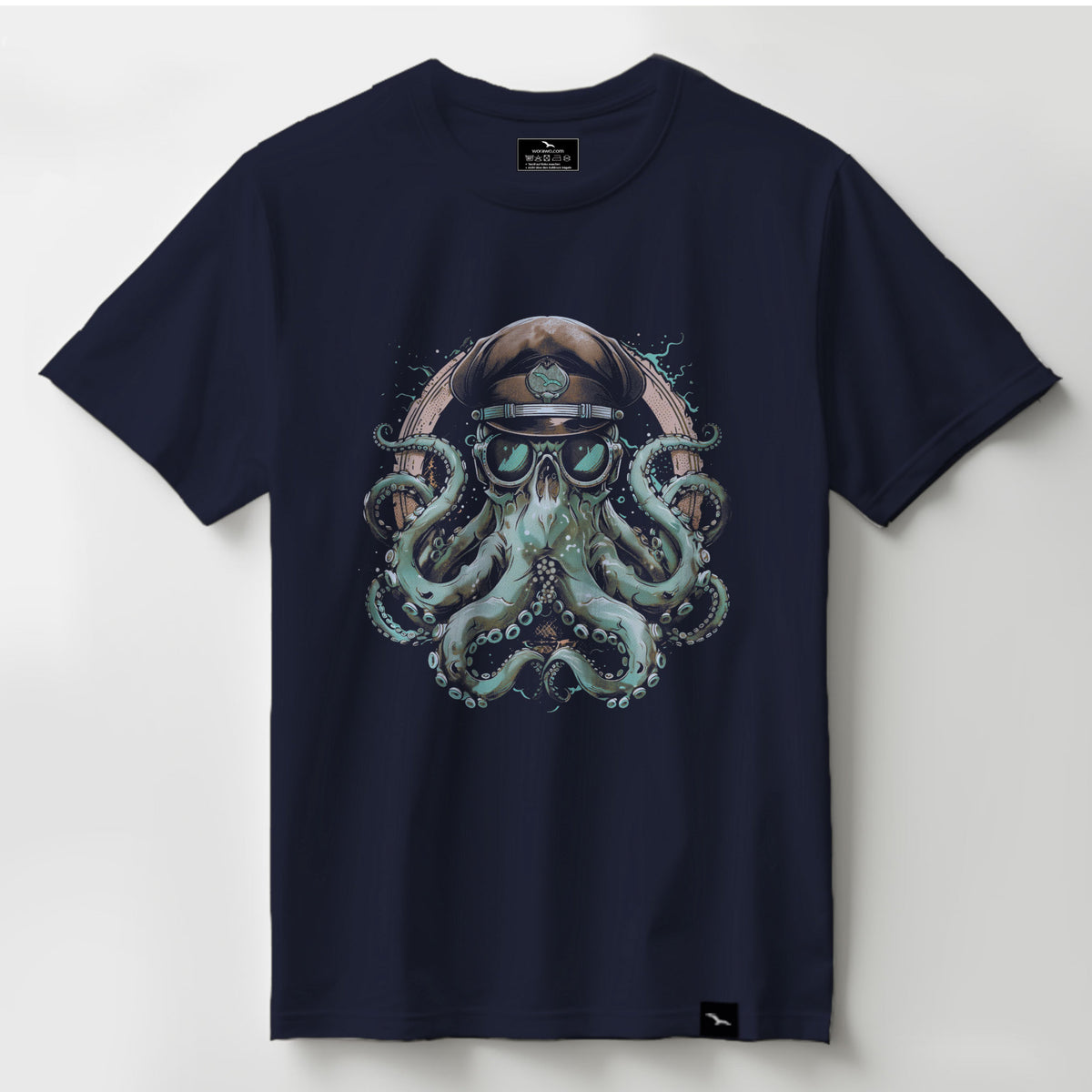 T-Shirt Captain Octo in Navy, Oktopus mit Kapitänsmütze und Sonnenbrille, Produktansicht