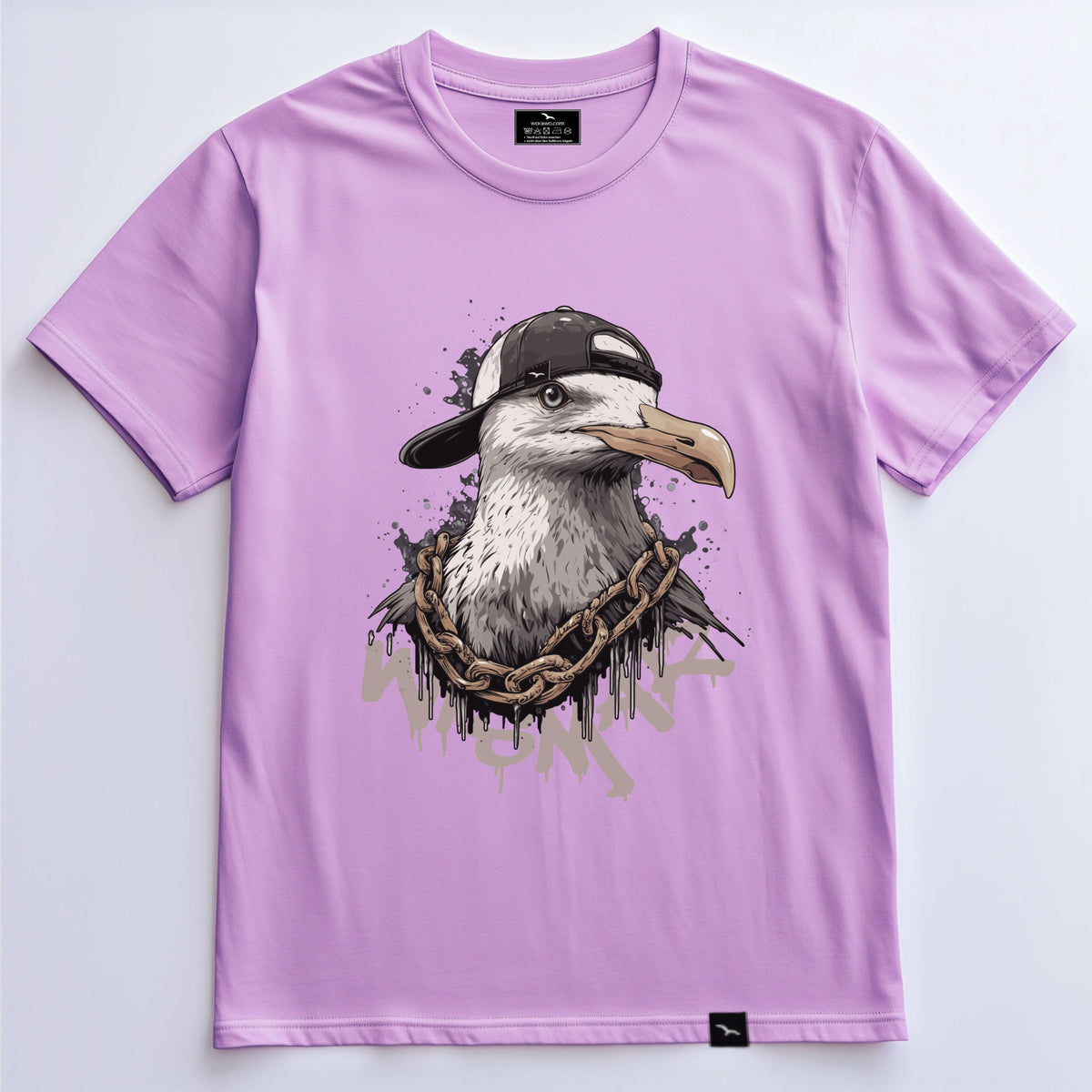 T-Shirt Hip-Hop-gull 1 in Lavender, großes Möwenporträt mit seitlicher Kappe und Kette, Produktansicht