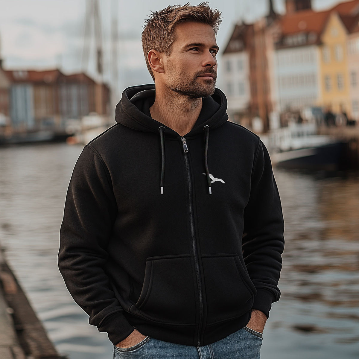 Mountainbike-Motiv auf schwarzem Zip-Hoodie