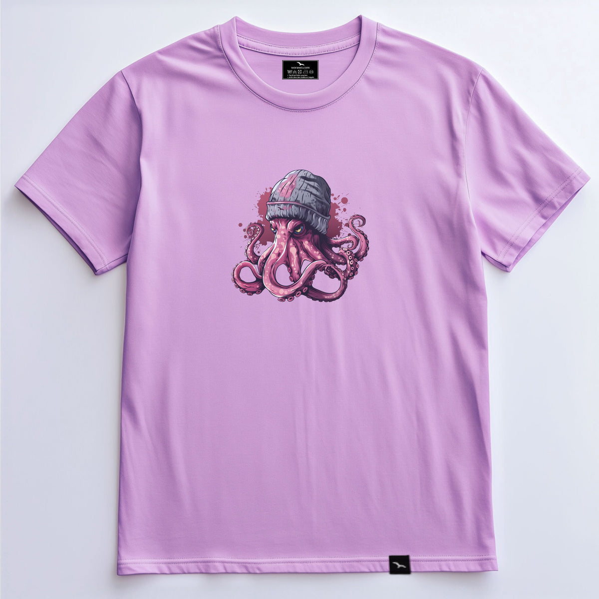 T-Shirt Octopus in Lavender, pinker Oktopus mit grauer Strickmütze, Produktansicht