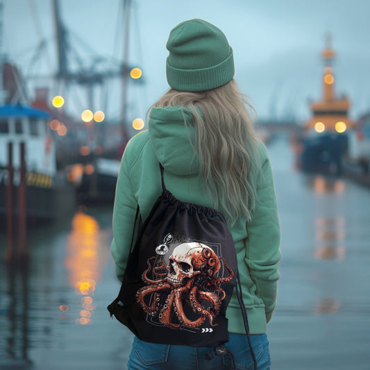 Schwarzer Rucksack Octoskull 2 mit Oktopus und Totenkopf – getragen am Rücken
